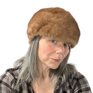 Vintage cira 1070s Faux Fur Cap Brown Soft Mod Retro Winter Cozy Small - Medium